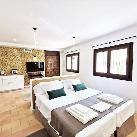 Apartamentos Tres Llaves Palacio De Vela De Los Cobos Úbeda Extérieur photo