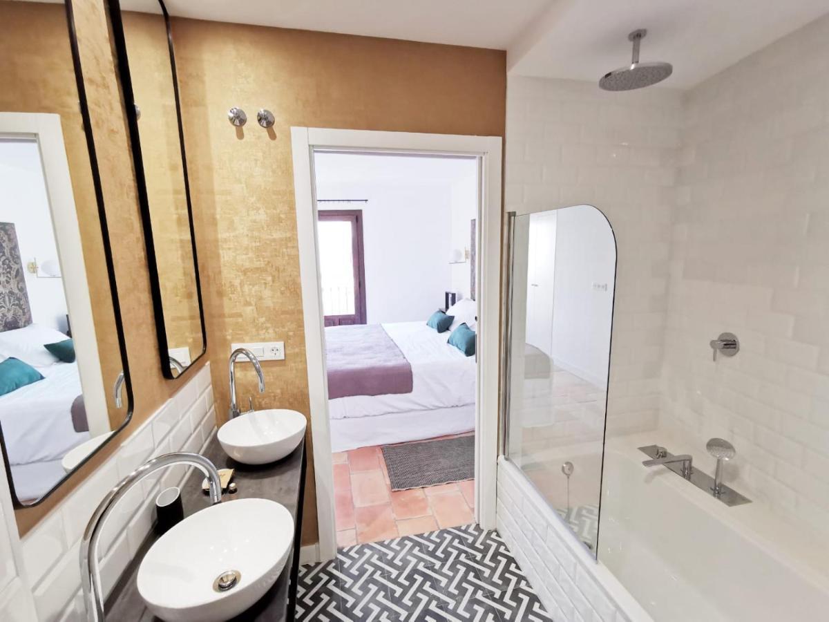 Apartamentos Tres Llaves Palacio De Vela De Los Cobos Úbeda Extérieur photo