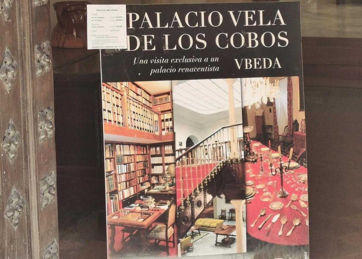 Apartamentos Tres Llaves Palacio De Vela De Los Cobos Úbeda Extérieur photo